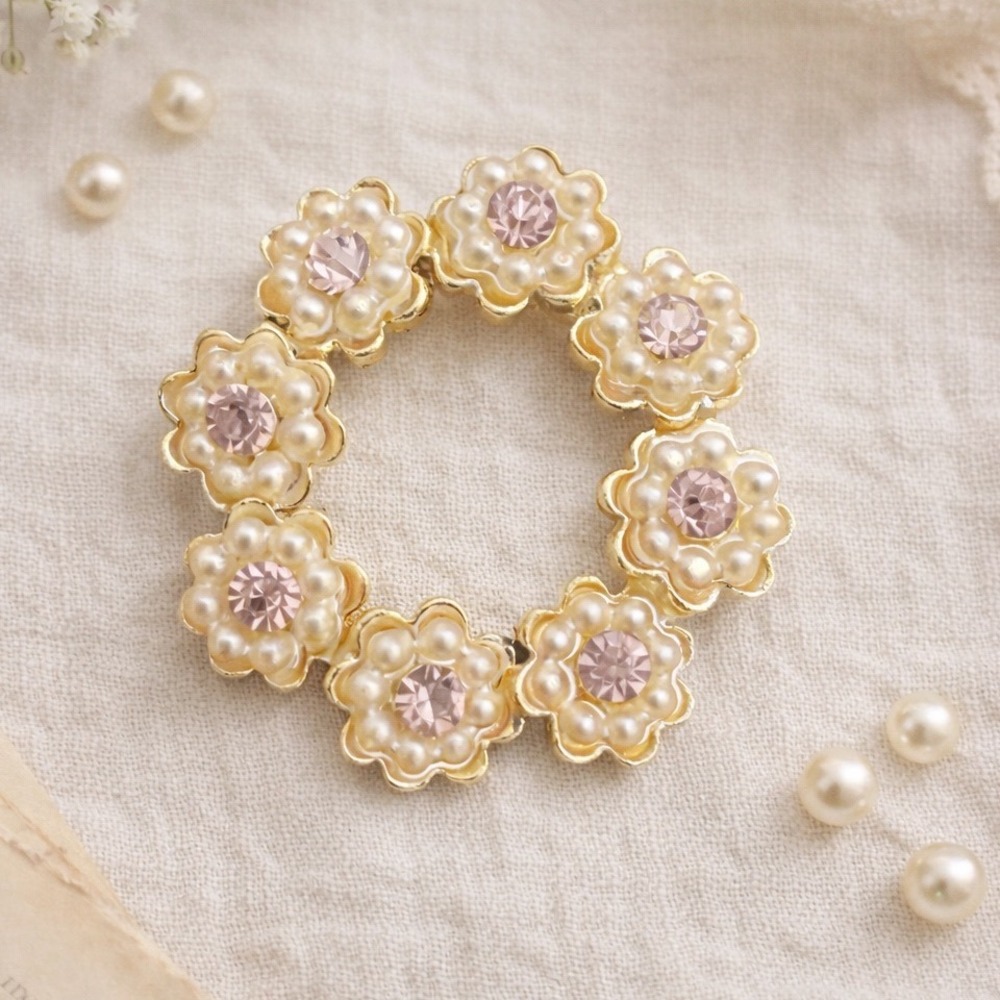 Gold Tone Faux Pearl‎ Lavender Rhinestone Floral Circle Brooch Pin Vintage